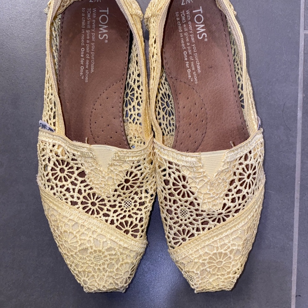 Tom’s Lace Flat